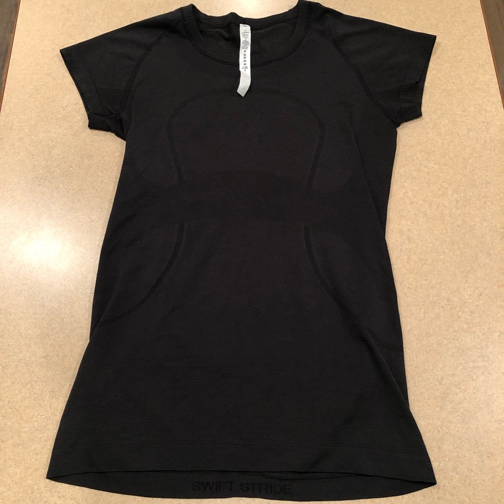 Lululemon swiftly tech short sleeve